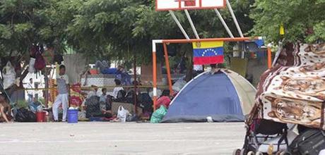 #Colombia comienza la deportación de 130 #venezolanos que acampaban en #Cúcuta