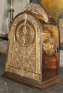 De dos cabezas y un solo lugar.