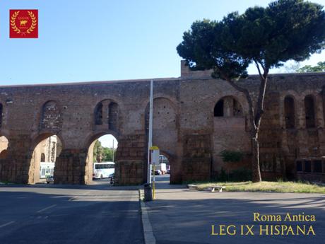 La extravagante tumba de un panadero