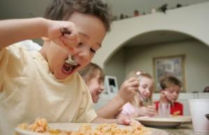2 de cada 10 alergias a la comida en niños se producen en la escuela
