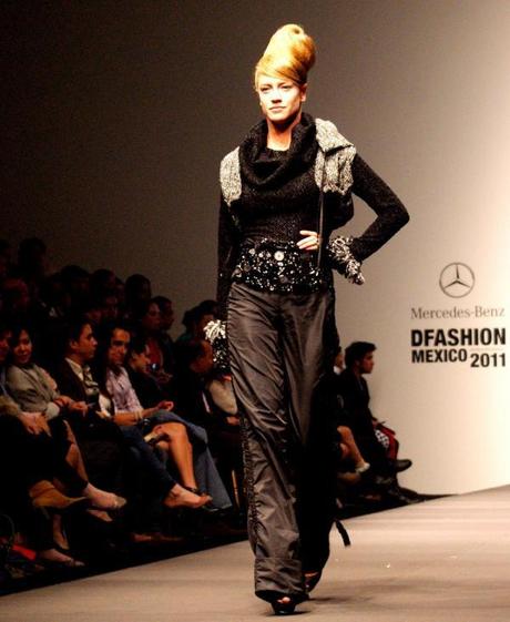 SONY DSC Universidad Jannette Klein presenta ” Winter Sky” @ MBDFM 2011