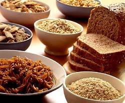 La fibra de los cereales integrales controla los niveles de azúcar en sangre. Ideales para los que son diabéticos como los que no. Deberían formar parte de nuestra vida diaria.