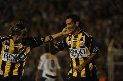 TRES PUNTOS Y A LA PUNTA