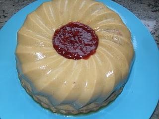 TARTA- FLAN CORAZÓN DE FRESA