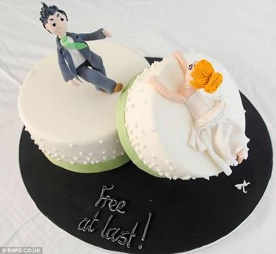 ¡FELIZ DIVORCIO!, Y PARA FESTEJAR, PASTELES PARA LA OCASION.