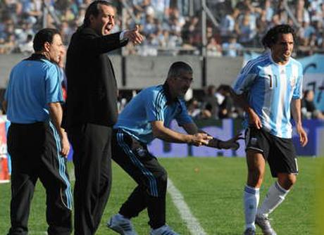 Tevez y Agüero, por detrás en la consideración de Batista