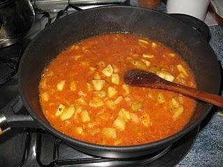 Saccottini de bacon y rúcula con salsa de calabacín y gambas