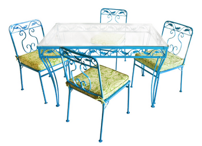 MUEBLES DE COLORES PARA EL JARDÍN