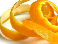 Prepara infusión cáscara naranja