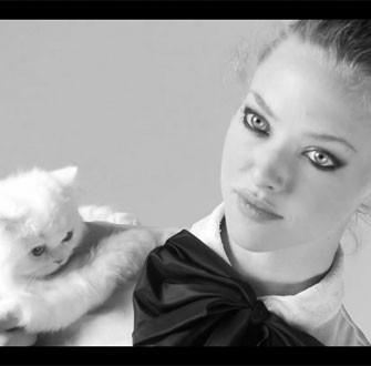 Amanda Seyfried &  Elle & Interview