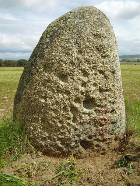 Resultado de imagen de Menhir de la Laguna del Conejo