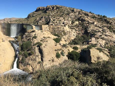 Nos vamos de excursión, embalse de Elche, trekking, senderismo, salida en familia, salida al campo, caminata,