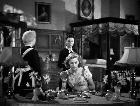 Rebeca, el origen del nombre de esta prenda de vestir Rebeca, el origen del nombre de esta prenda de vestir