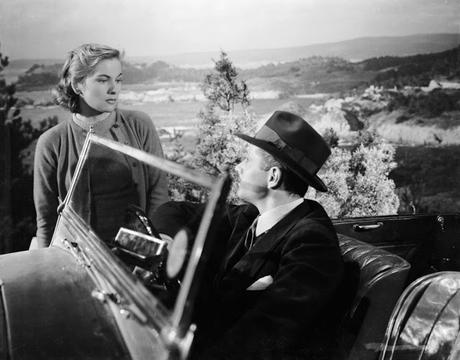 Rebeca, el origen del nombre de esta prenda de vestir Rebeca, el origen del nombre de esta prenda de vestir