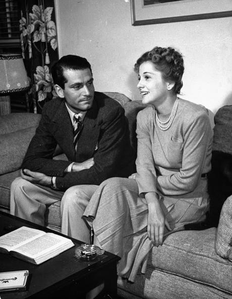 Rebeca, el origen del nombre de esta prenda de vestir Rebeca, el origen del nombre de esta prenda de vestir