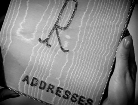 Rebeca, el origen del nombre de esta prenda de vestir Rebeca, el origen del nombre de esta prenda de vestir