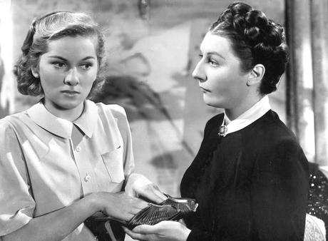 Rebeca, el origen del nombre de esta prenda de vestir Rebeca, el origen del nombre de esta prenda de vestir