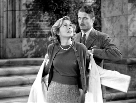 Rebeca, el origen del nombre de esta prenda de vestir Rebeca, el origen del nombre de esta prenda de vestir