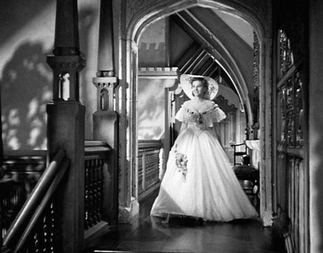 Rebeca, el origen del nombre de esta prenda de vestir Rebeca, el origen del nombre de esta prenda de vestir