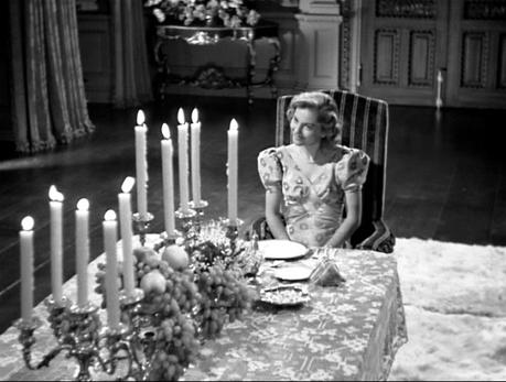 Rebeca, el origen del nombre de esta prenda de vestir Rebeca, el origen del nombre de esta prenda de vestir