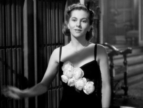 Rebeca, el origen del nombre de esta prenda de vestir Rebeca, el origen del nombre de esta prenda de vestir