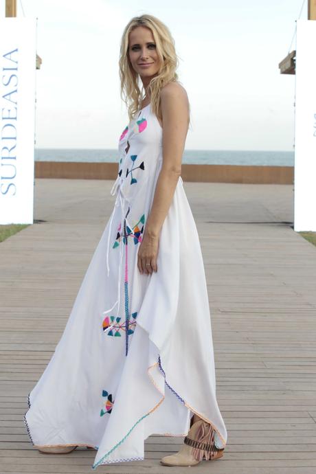 #PinamarModaLook2018 un desfile totalmente espectacular! Julieta Prandi, anticipando tendencias, los maxi vestidos son un must de playa