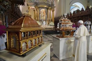 SANTOS PERUANOS VENERADOS POR EL PAPA FRANCISCO EN LIMA. Perú es una tierra “ensantada”