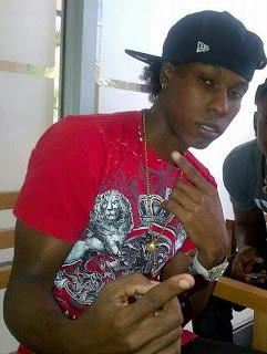 Tras recibir llamada a su celular, Iluminada,de 16 años, fue asesinada a palos por pareja