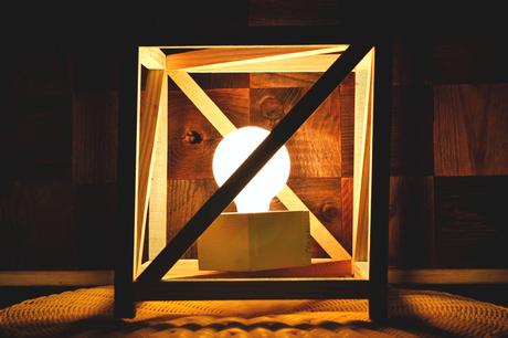 DIY LÁMPARA CUBO DE MADERA PARA EL DORMITORIO DIY LÁMPARA CUBO DE MADERA PARA EL DORMITORIO