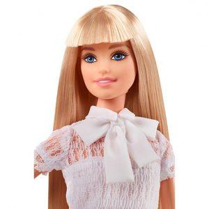¡Ya era hora! Barbie no solo felicita a las madres de bebés niñas