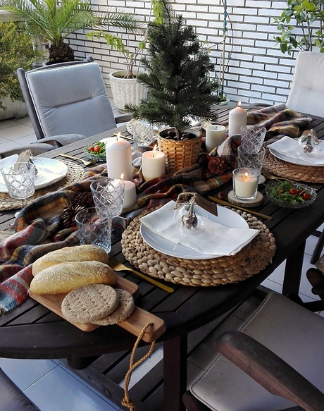 Mesa de invierno en la terraza Mesa de invierno en la terraza