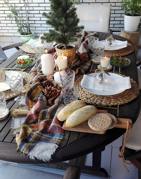 Mesa de invierno en la terraza Mesa de invierno en la terraza