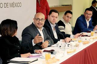 FORTALECE ESTRATEGIA DE PADRES EDUCADORES FORMACIÓN Y APRENDIZAJE DE LOS ALUMNOS