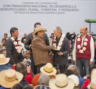 FIRMA ALFREDO DEL MAZO CONVENIO PARA OTORGAR CRÉDITOS DE HASTA $250 MIL A NEGOCIOS EN ZONAS RURALES