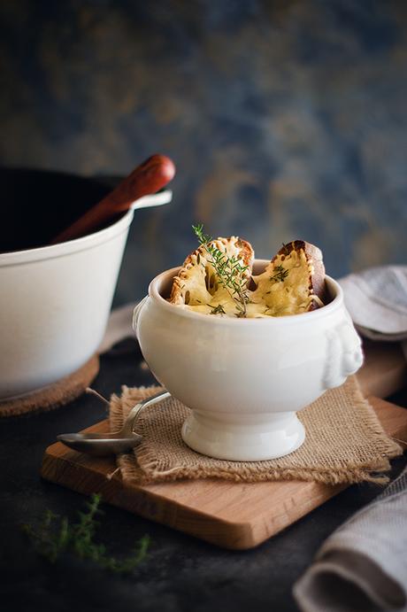 Sopa de cebolla estilo francés Sopa de cebolla estilo francés