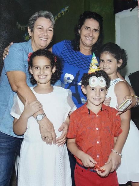 Cuba. Tribunal concede custodia de tres niños a una pareja de lesbianas.