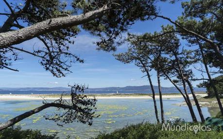 Las Cíes, un símbolo de Galicia, donde sobran las personas (y dos lugares más)