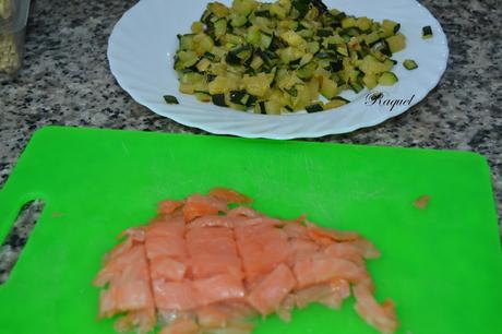 Tagliolini a la trufa con salmón ahumado calabacín y pistachos