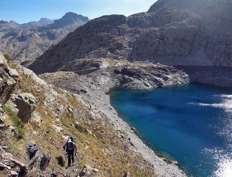 IBONES AZULES Y REFUGIO DE BACHIMAÑA