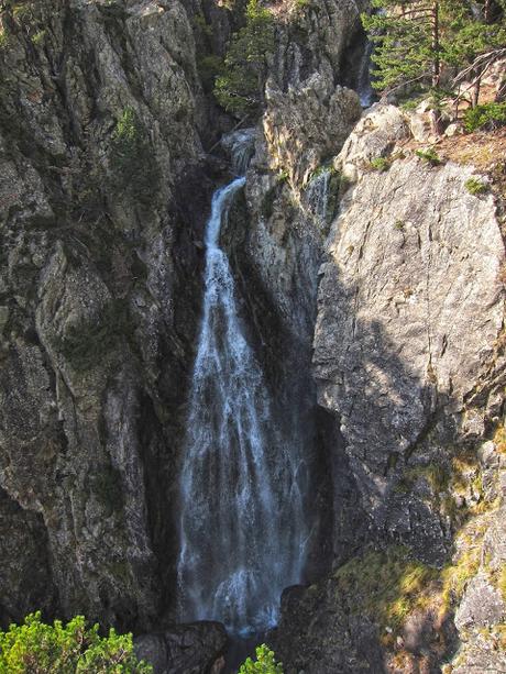 IBONES AZULES Y REFUGIO DE BACHIMAÑA