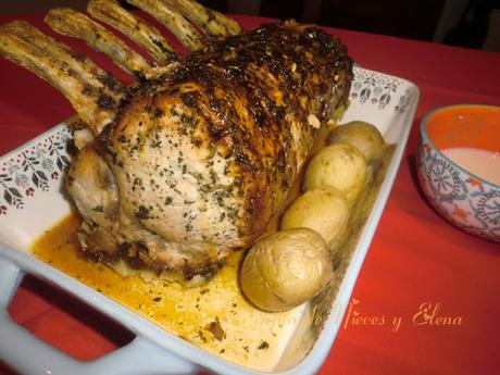 Carré de cerdo con salsa de queso gorgonzola