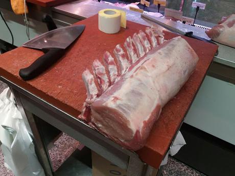 Carré de cerdo con salsa de queso gorgonzola