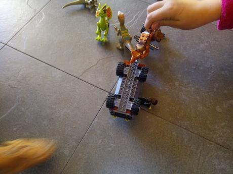 Dinosaurios en piezas lego