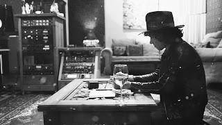 Enrique Bunbury - En bandeja de plata (2017)