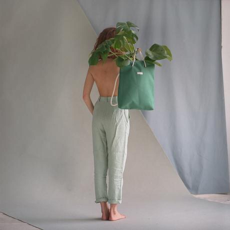 Ölend, mochilas La imagen puede contener: una o varias personas