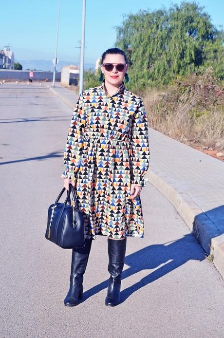 Vestido de pana estampado geométrico