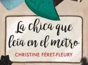 chica leía metro