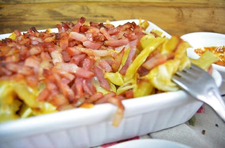 patatas con queso baicon y salsa de mojo, recetas con beicon, recetas con patatas fritas, recetas con queso, recetas con salsa de mojo, recetas de baicon, recetas de patatas fritas, recetas de queso, las delicias de mayte