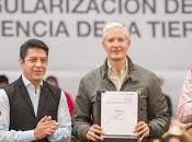 Firma alfredo mazo acuerdo para entregar escrituras familias mexiquenses trámites ágiles económicos