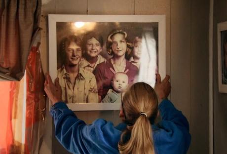 Adobe restaura las fotos dañadas de las víctimas del huracán Harvey en este emotivo proyecto